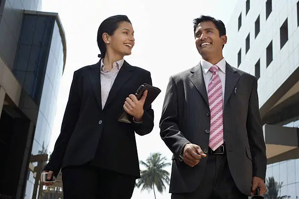 Fee Innovation for Fiduciary Financial Advisors in India: Outshining Robo Advisors & DIY Financial Planning